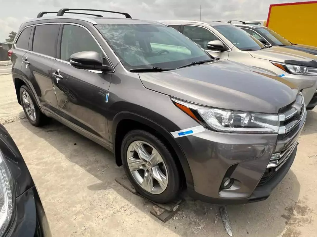 Toyota Highlander   - 2014