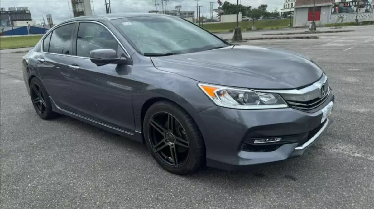 Honda Accord   - 2016