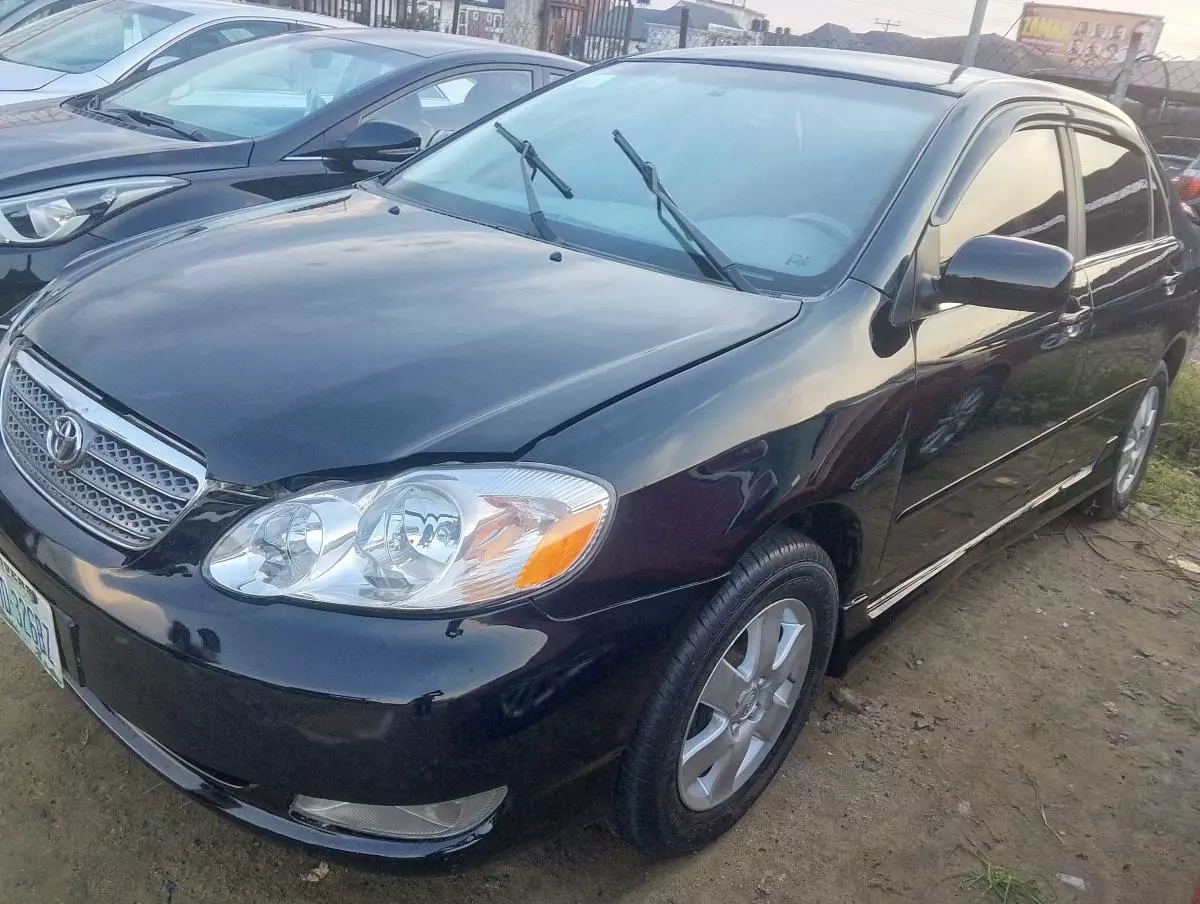 Toyota Corolla   - 2005