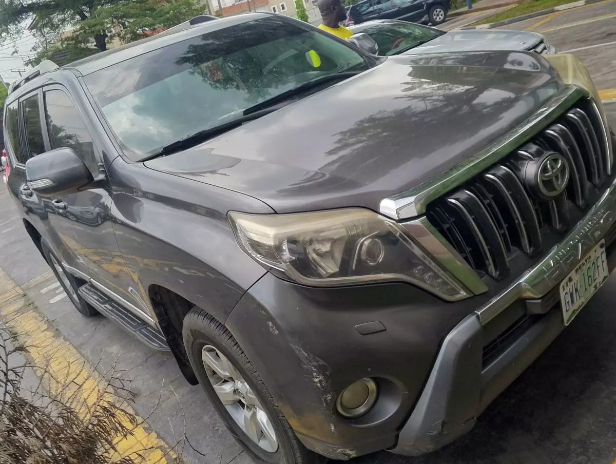 Toyota Landcruiser Prado   - 2015