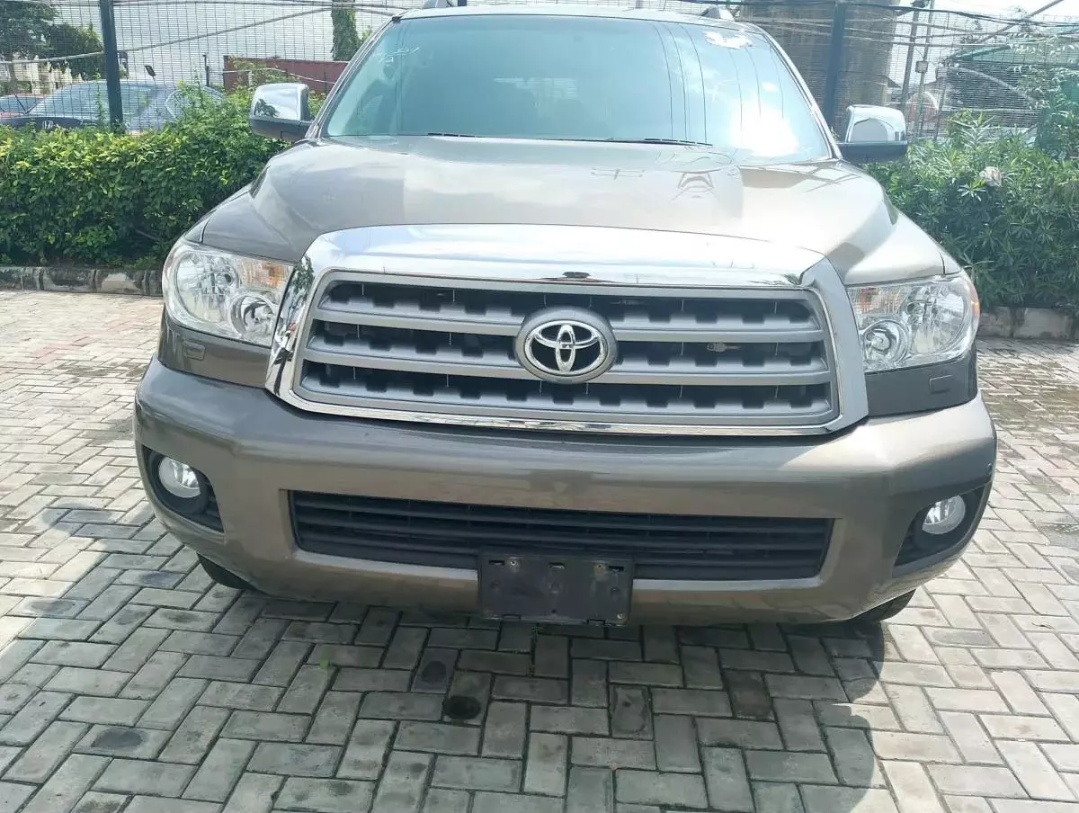 Toyota Sequoia   - 2012