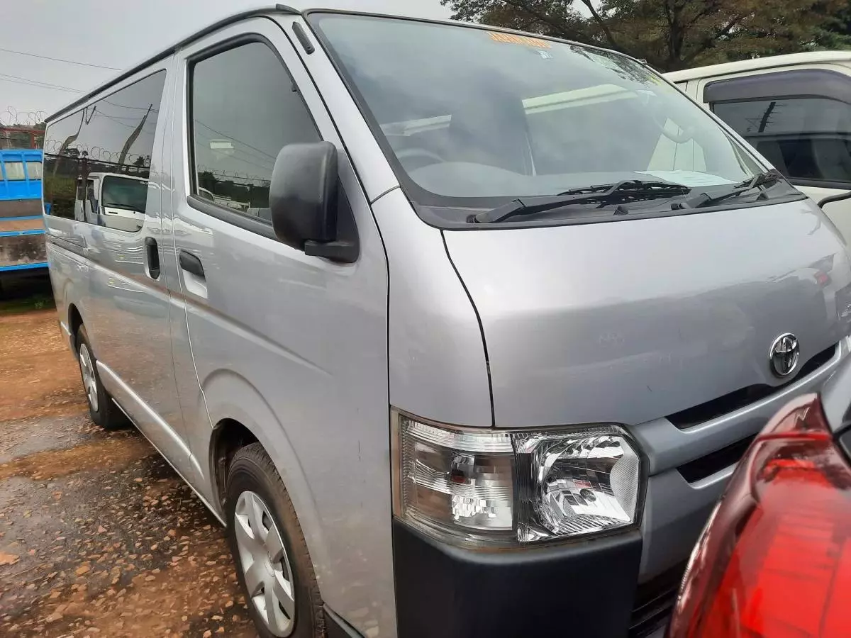 Toyota Hiace   - 2008