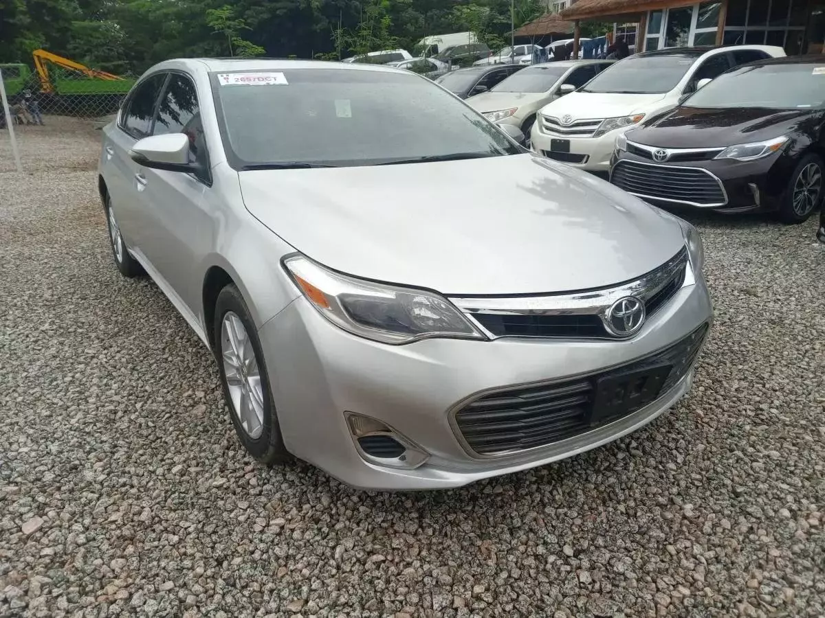 Toyota Avalon   - 2013