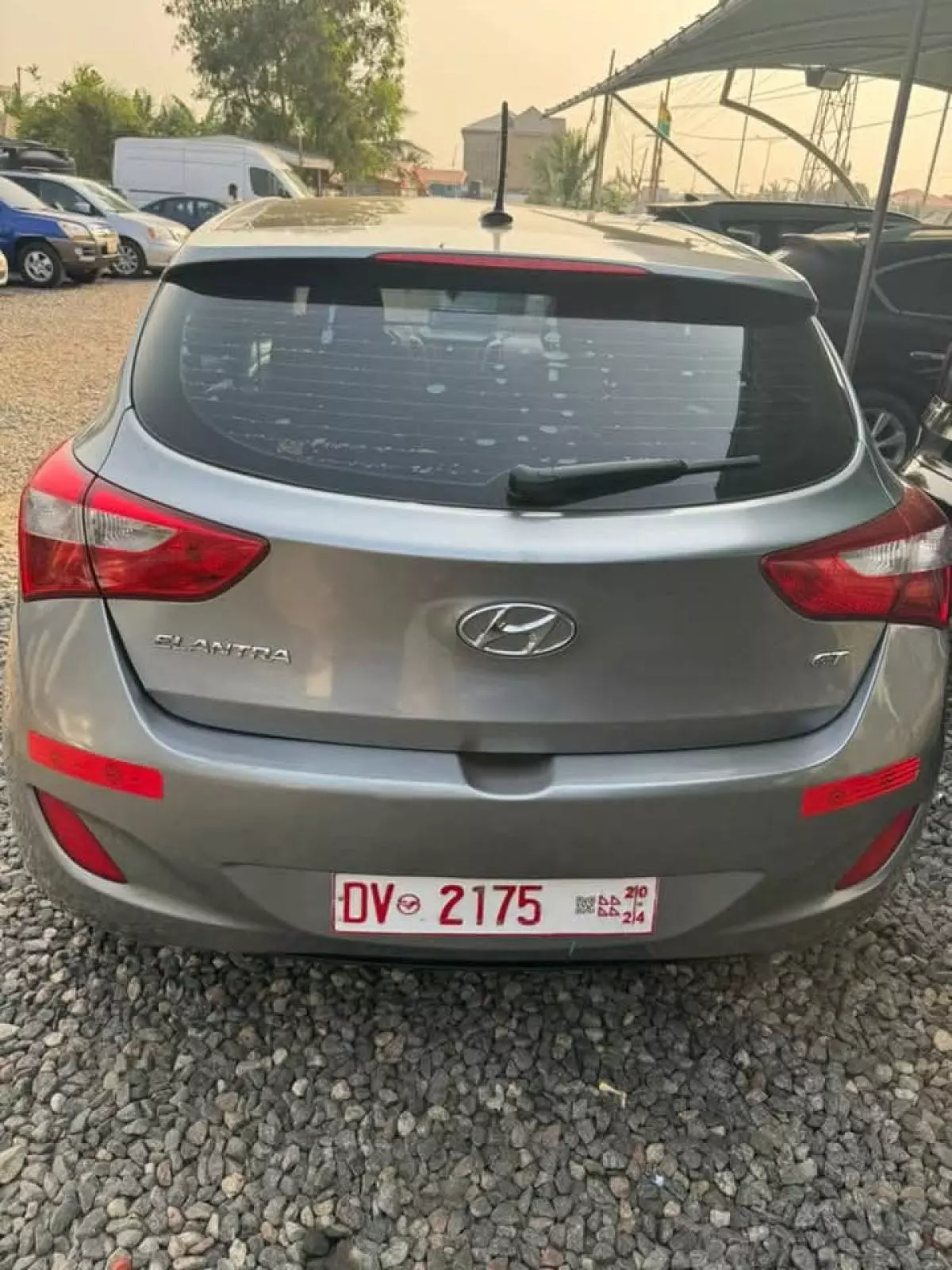 Hyundai Elantra   - 2014