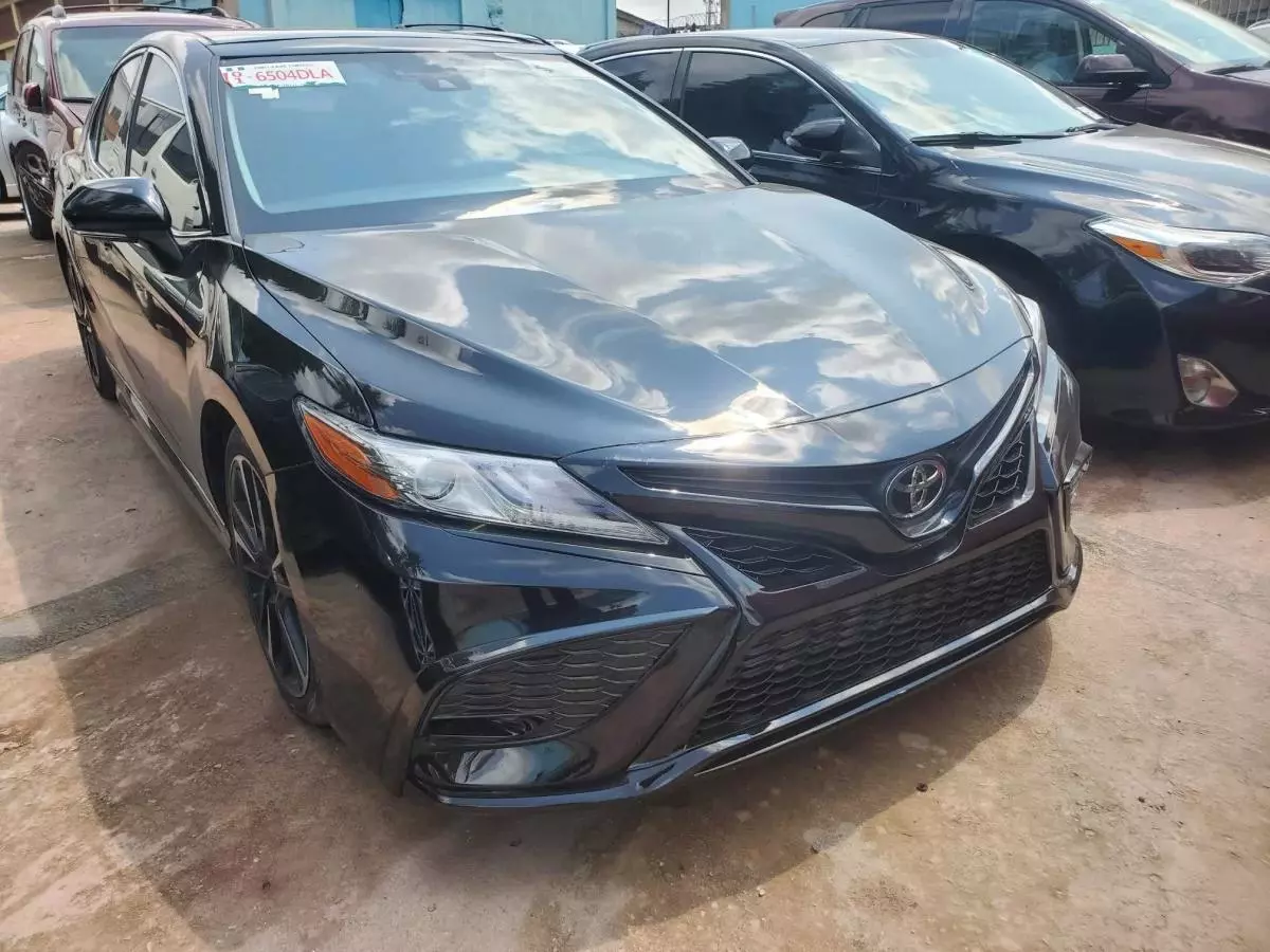 Toyota Camry   - 2018