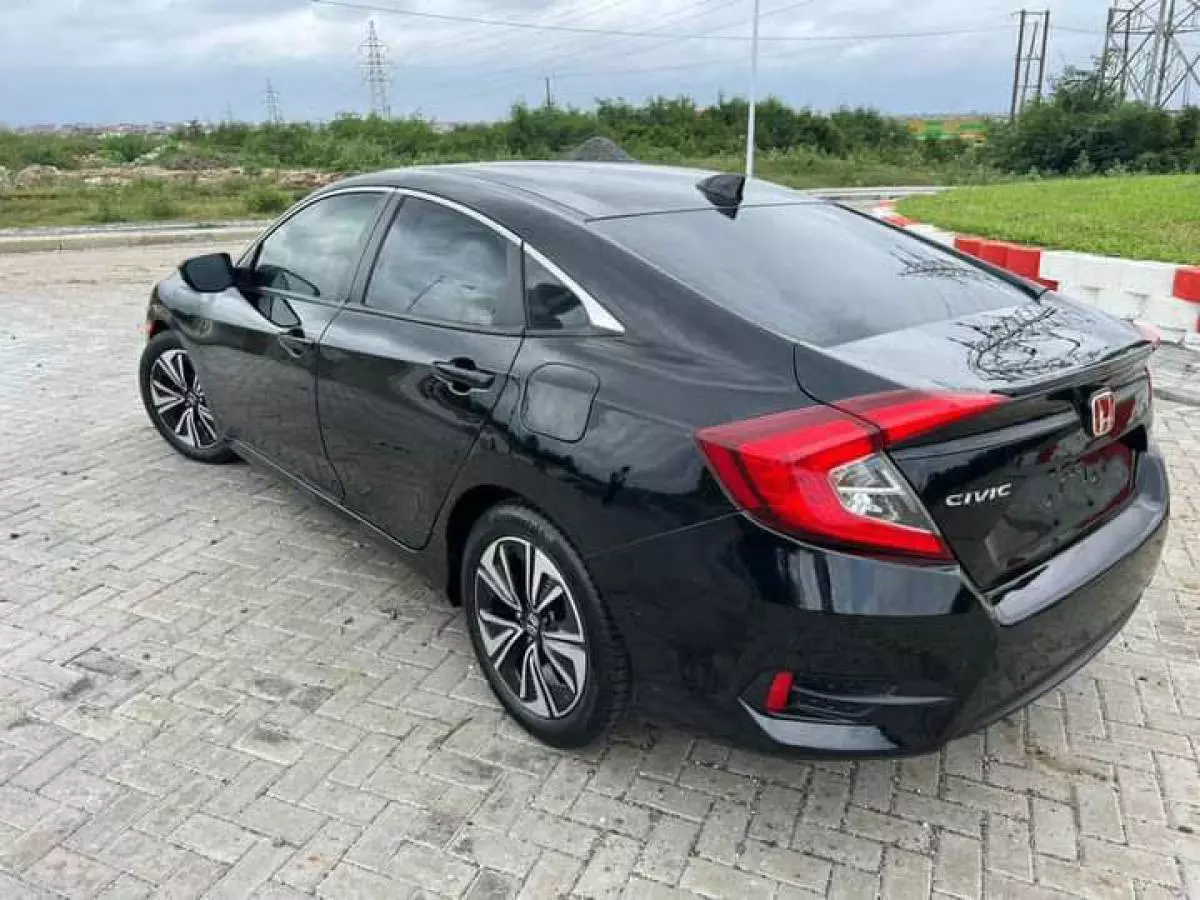 Honda Civic   - 2017