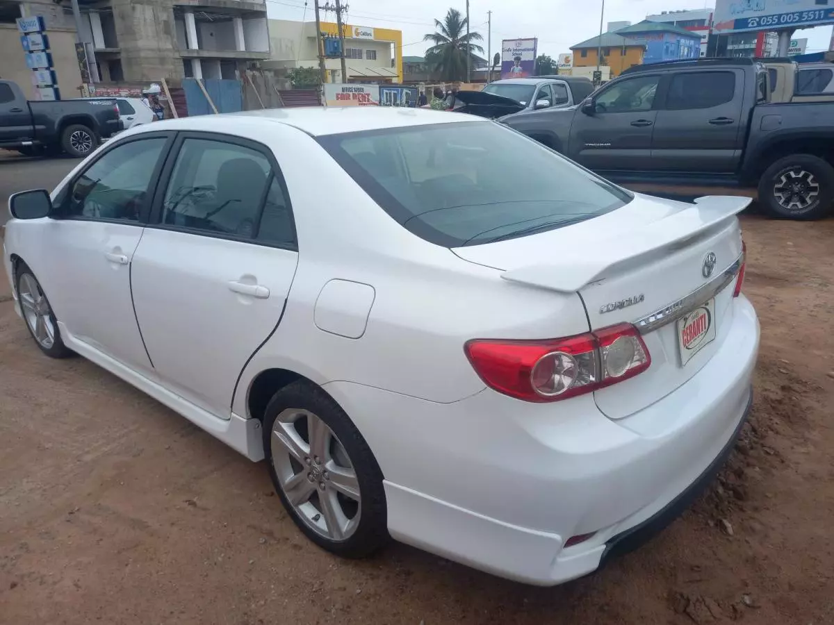 Toyota Corolla   - 2013