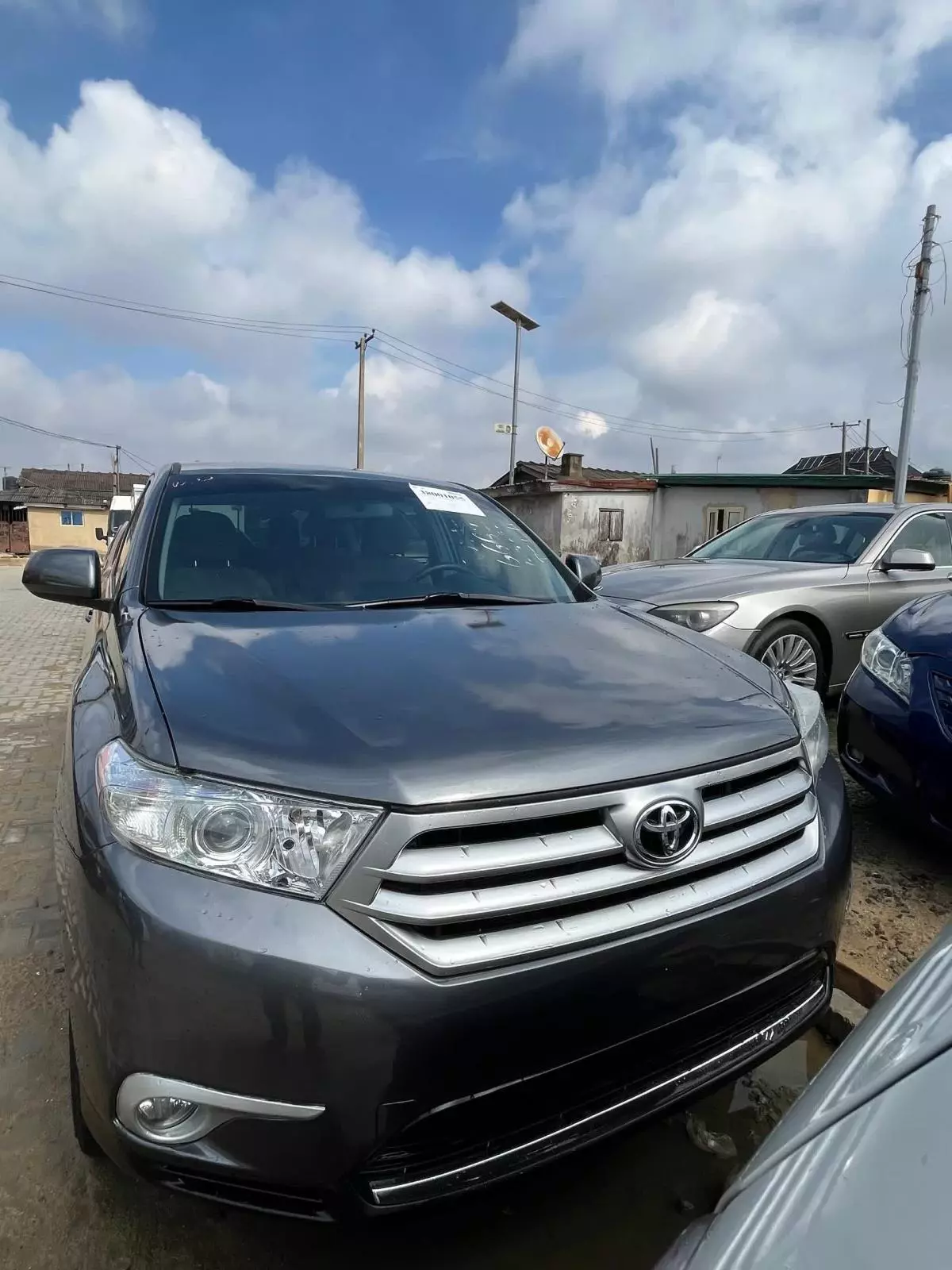 Toyota Highlander   - 2011