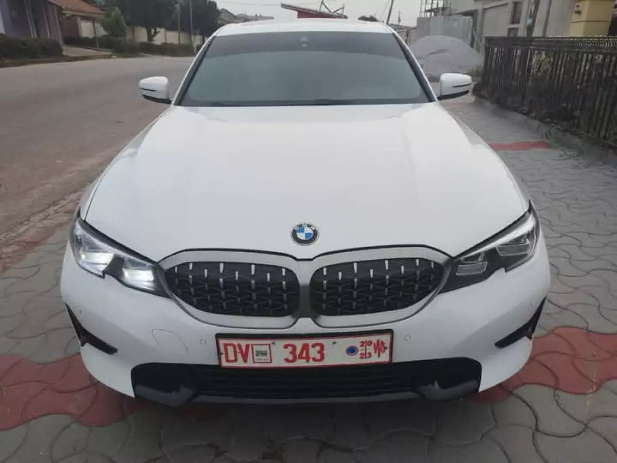 BMW 330i   - 2020