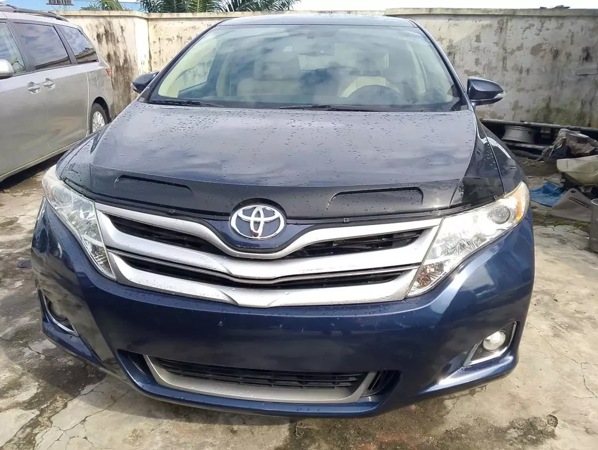 Toyota Venza   - 2015