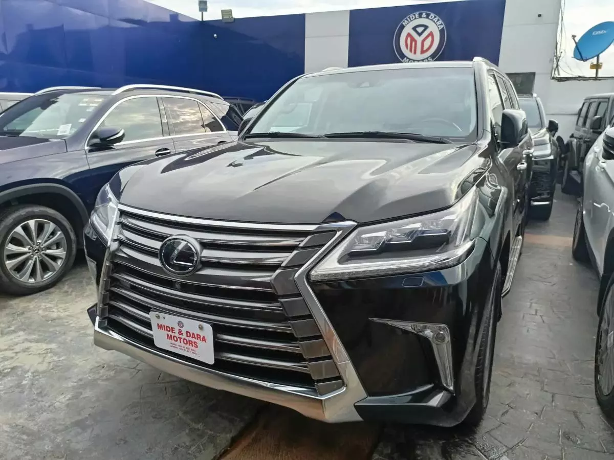 Lexus LX 570   - 2016