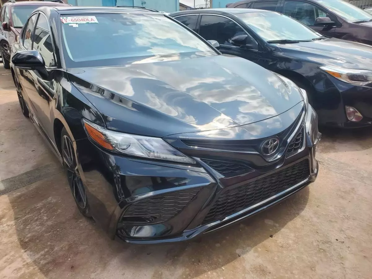 Toyota Camry   - 2018