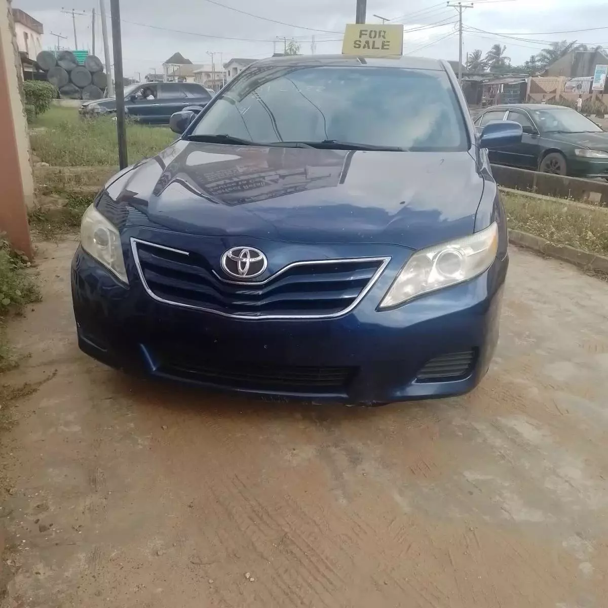 Toyota Camry   - 2010