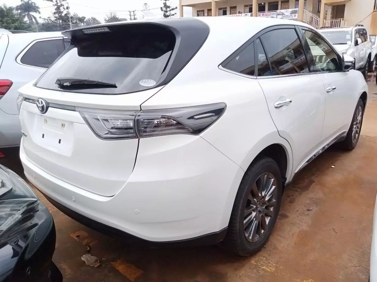 Toyota Harrier   - 2015