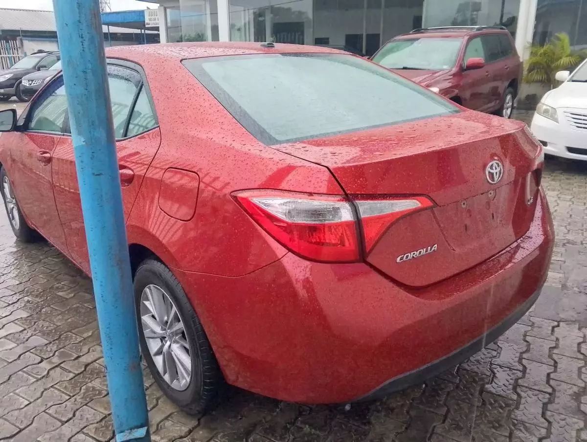 Toyota Corolla   - 2015