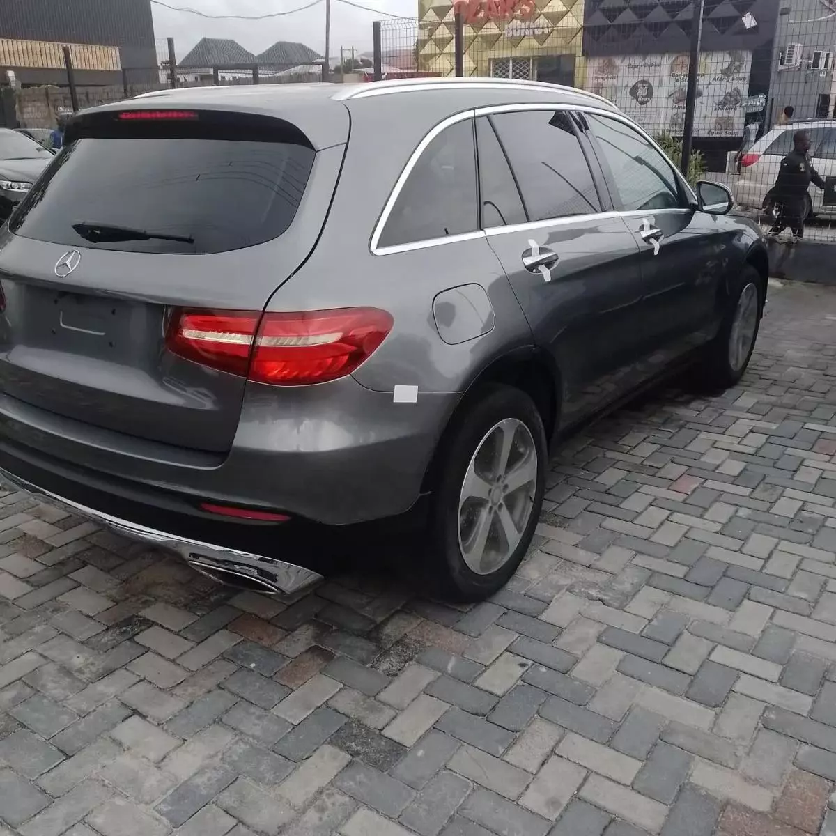 Mercedes-Benz GLC 300   - 2017