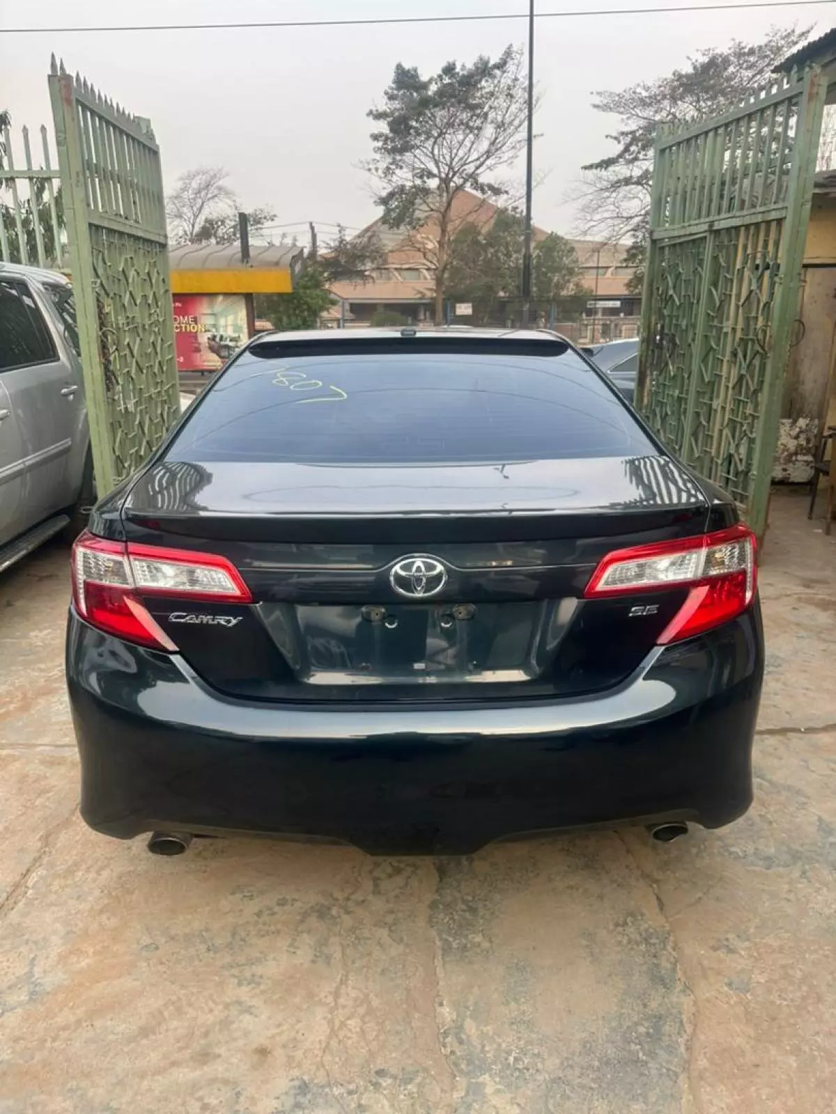 Toyota Camry   - 2012