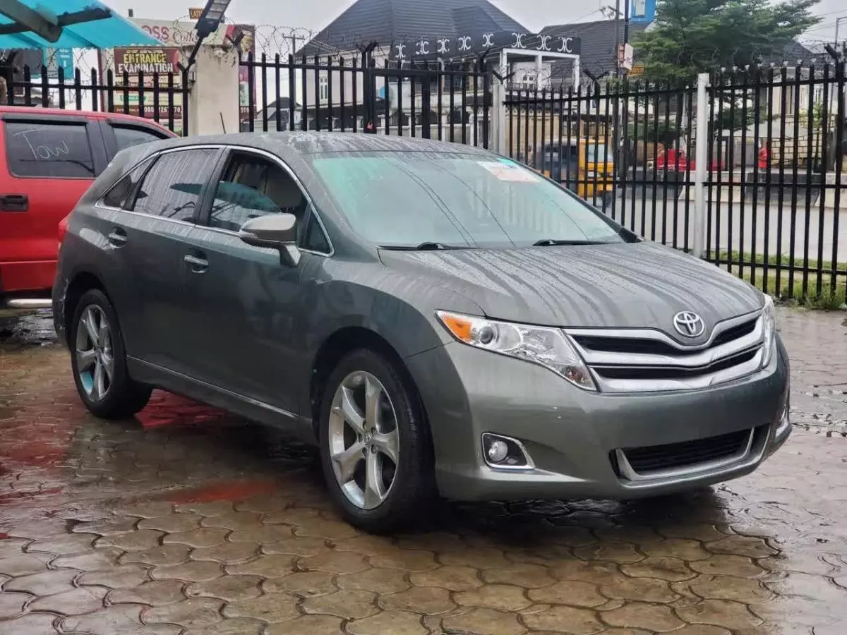 Toyota Venza   - 2014