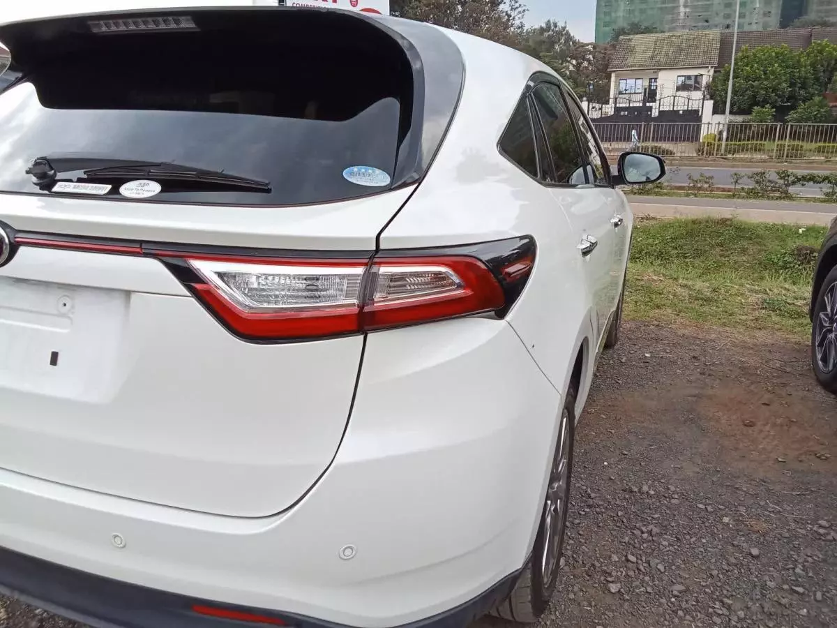 Toyota Harrier   - 2017