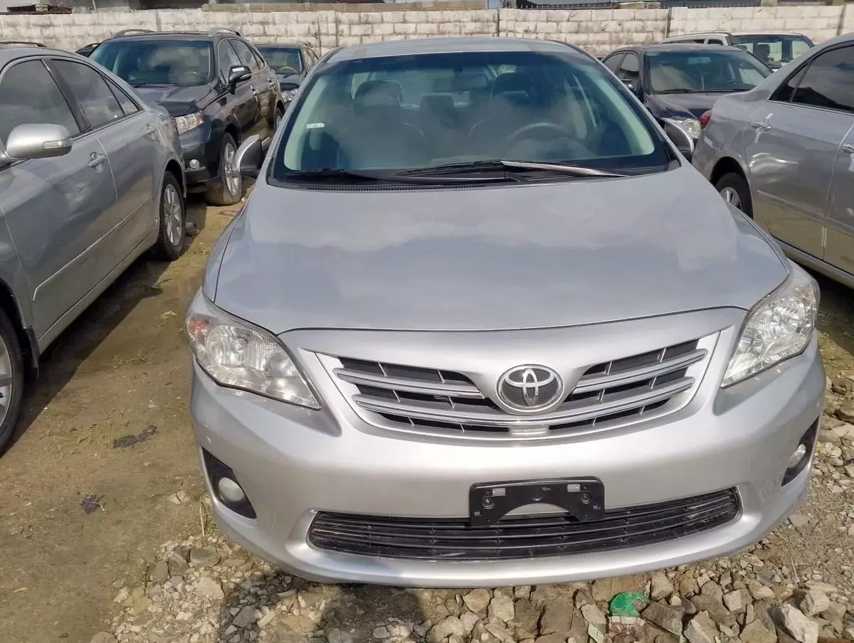 Toyota Corolla   - 2012