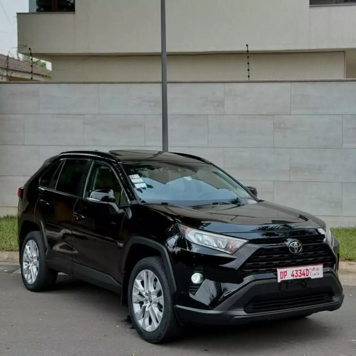 Toyota RAV 4   - 2019