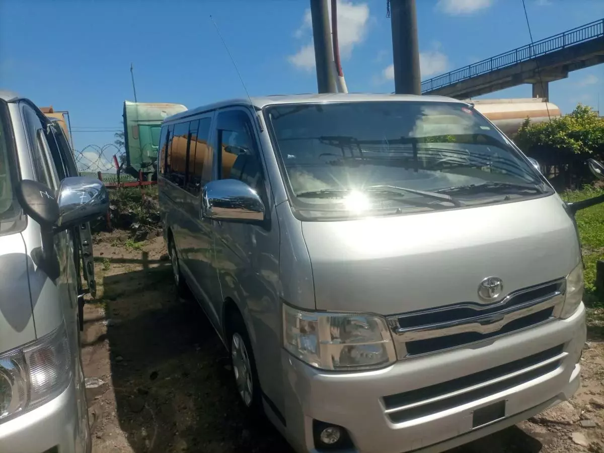 Toyota Hiace   - 2004