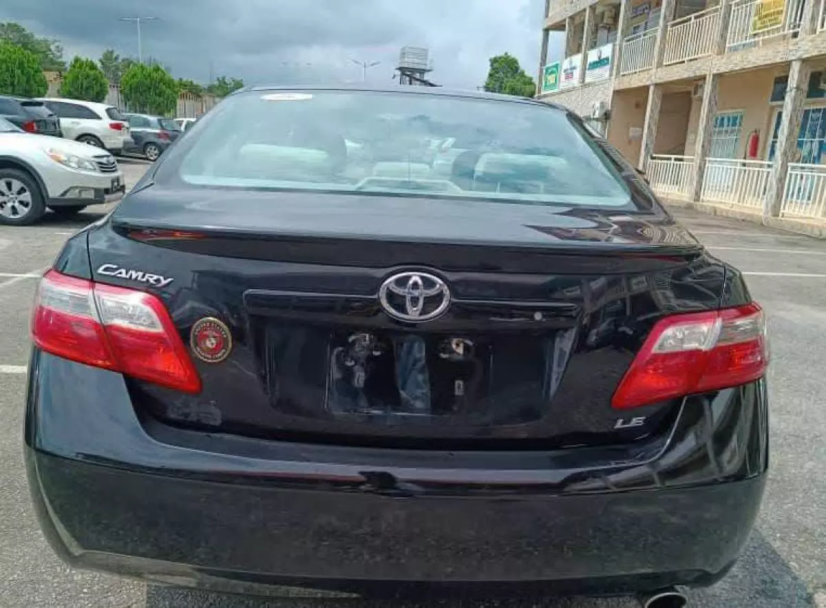 Toyota Camry - 2009