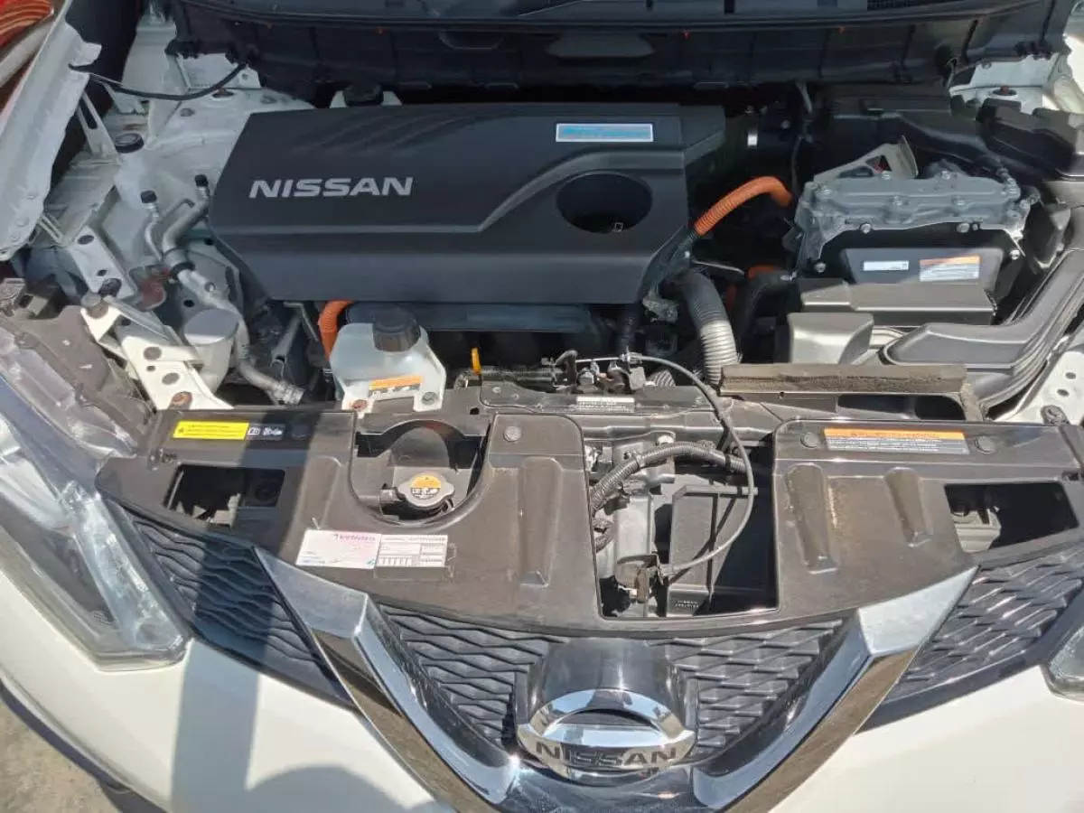 Nissan x-trail hybrid   - 2016