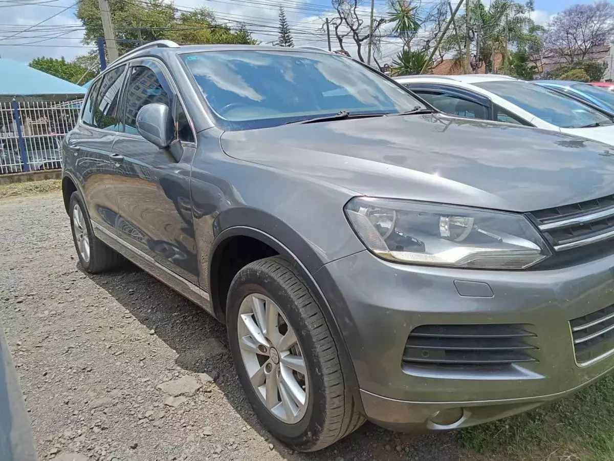 Volkswagen Touareg   - 2010