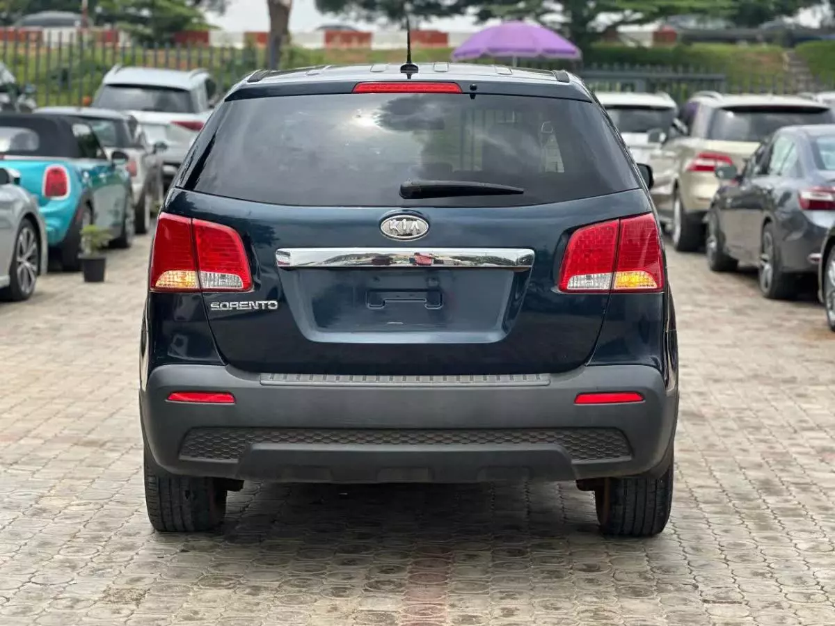 KIA Sorento   - 2012