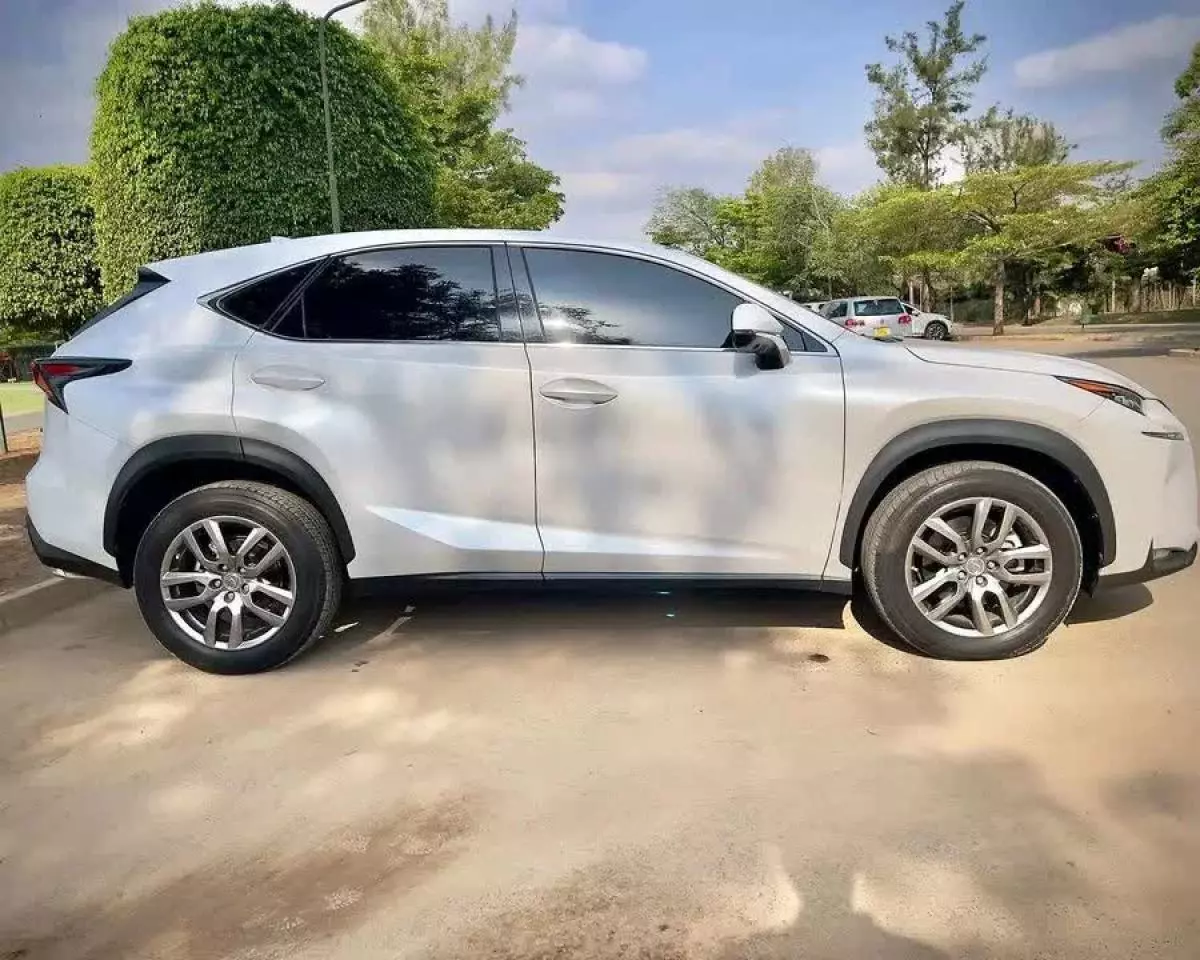 Lexus NX 200 - 2015