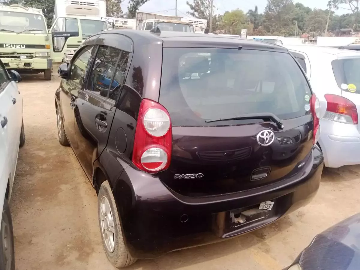 Toyota Passo   - 2012