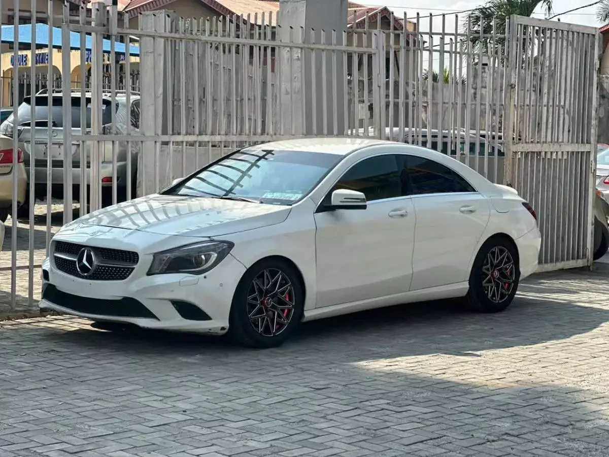 Mercedes-Benz CLA 220   - 2015