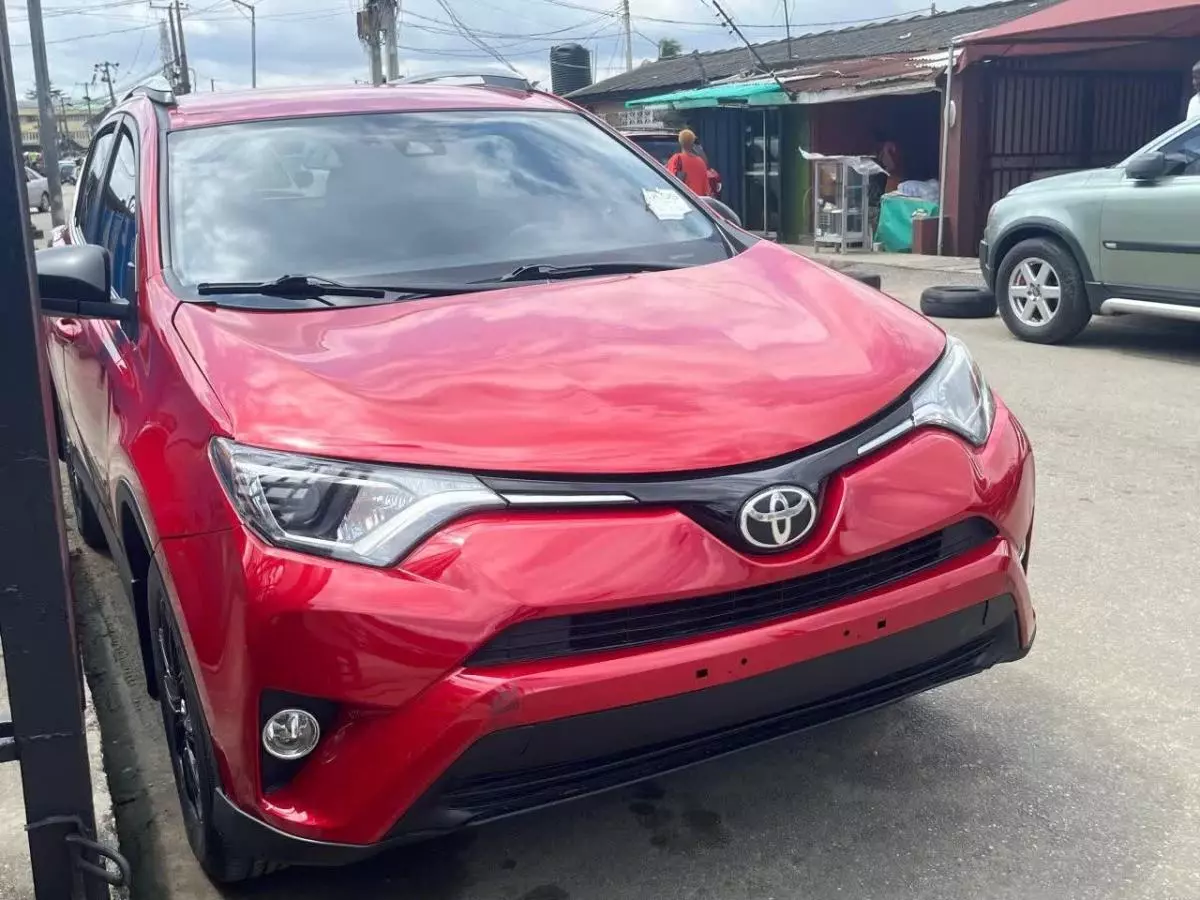 Toyota RAV 4   - 2017