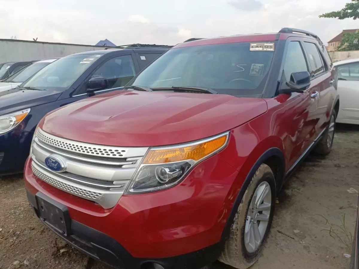 Ford Explorer   - 2012