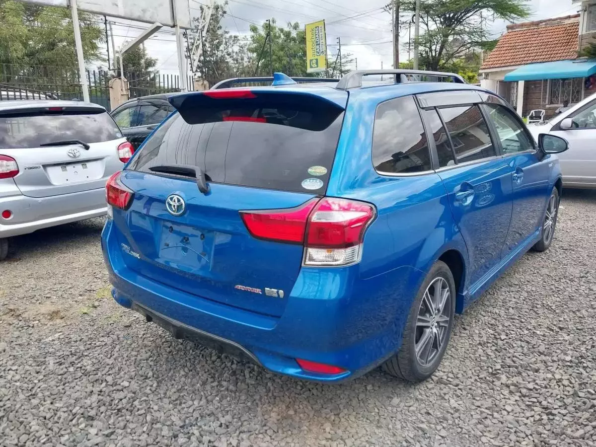 Toyota Fielder hybrid    - 2017