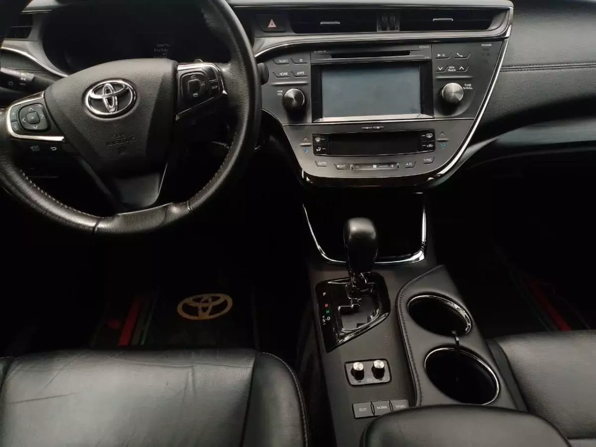 Toyota Avalon   - 2018