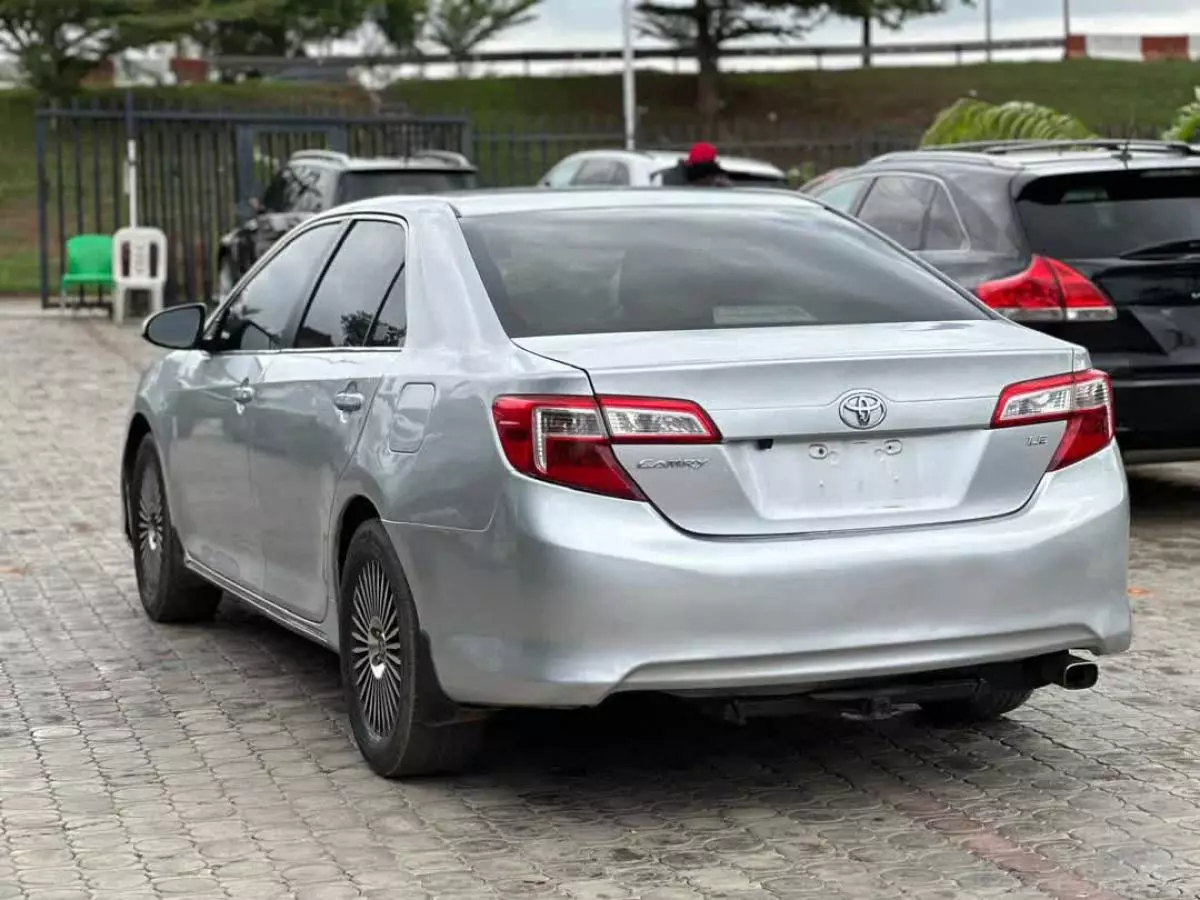 Toyota Camry   - 2013