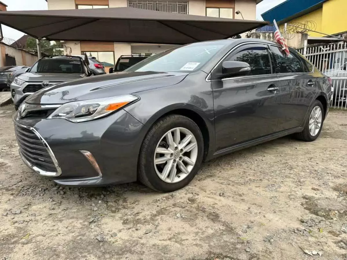 Toyota Avalon   - 2014