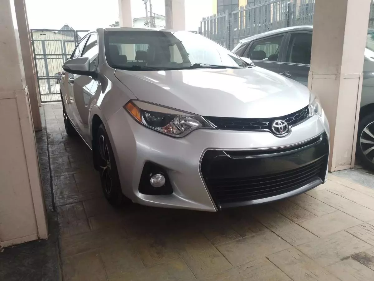 Toyota Corolla   - 2014