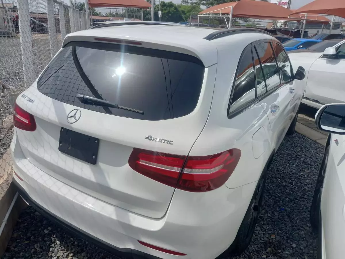 Mercedes-Benz GLC 300   - 2018