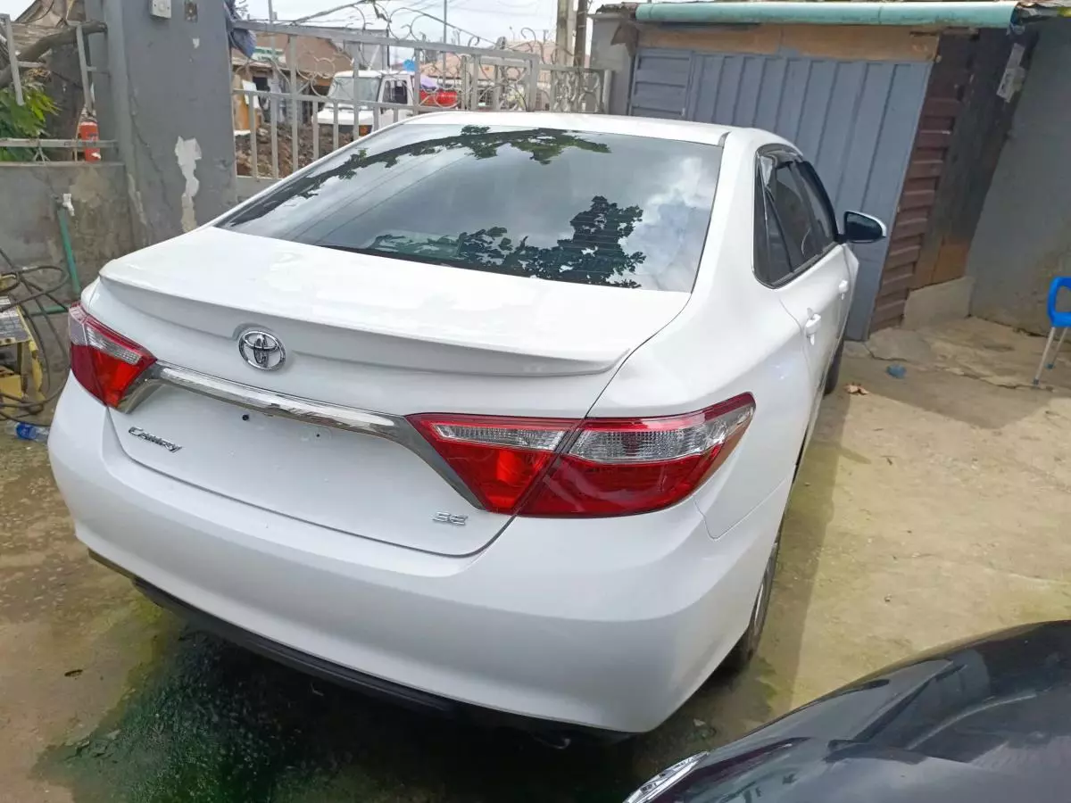 Toyota Camry   - 2015