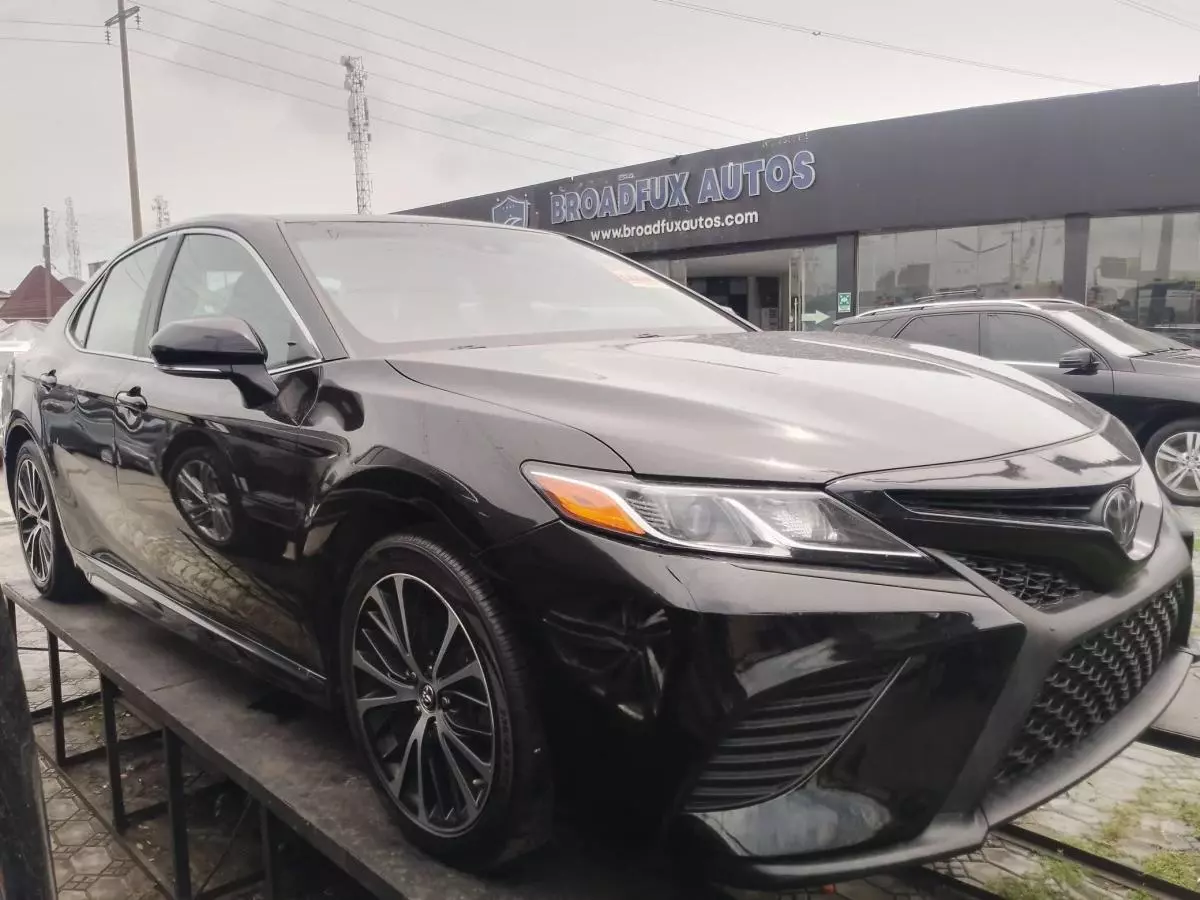 Toyota Camry   - 2019