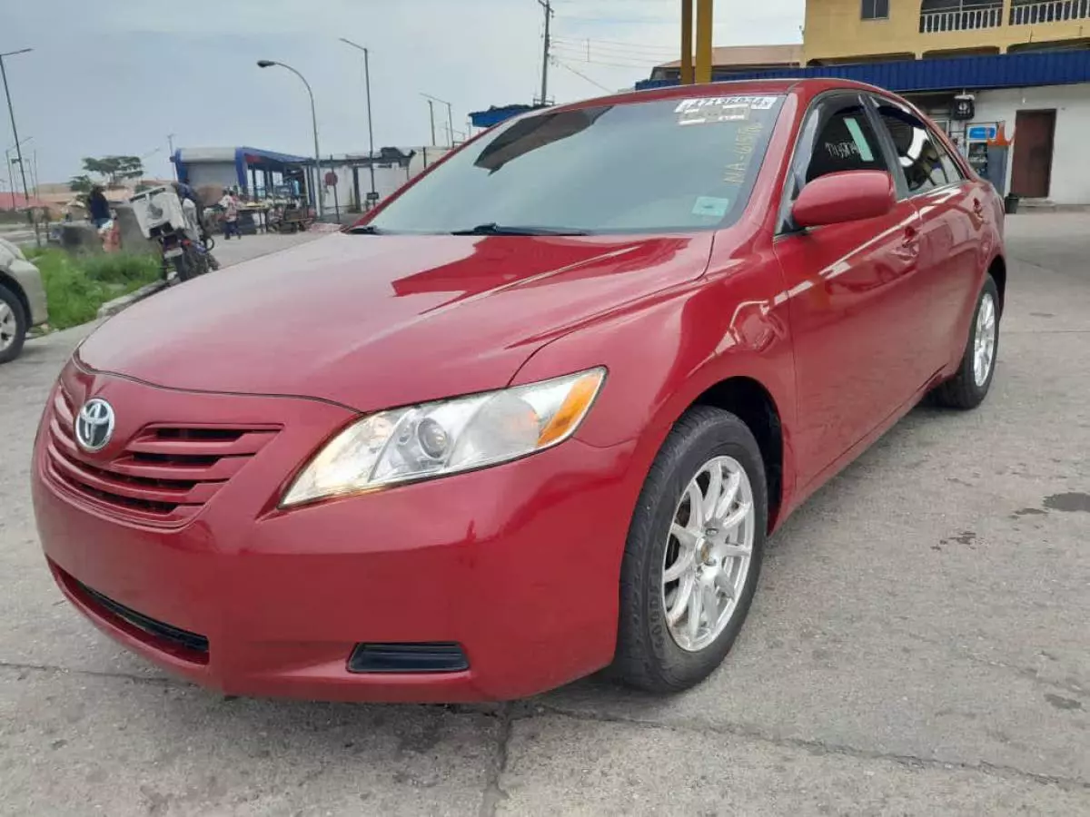 Toyota Camry   - 2009