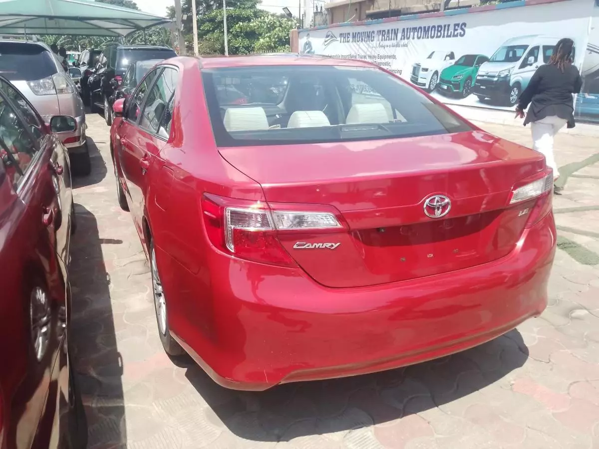 Toyota Camry   - 2013