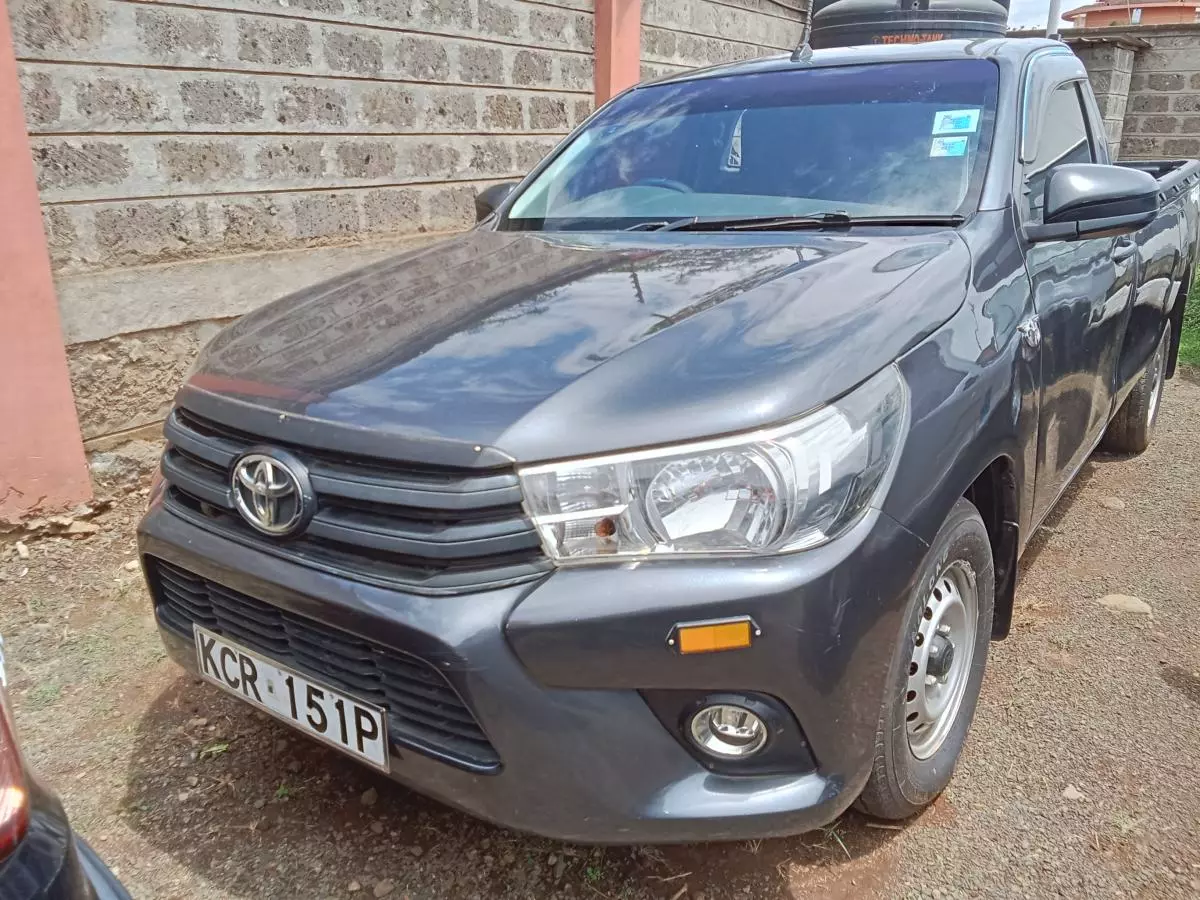 Toyota Hilux    - 2018