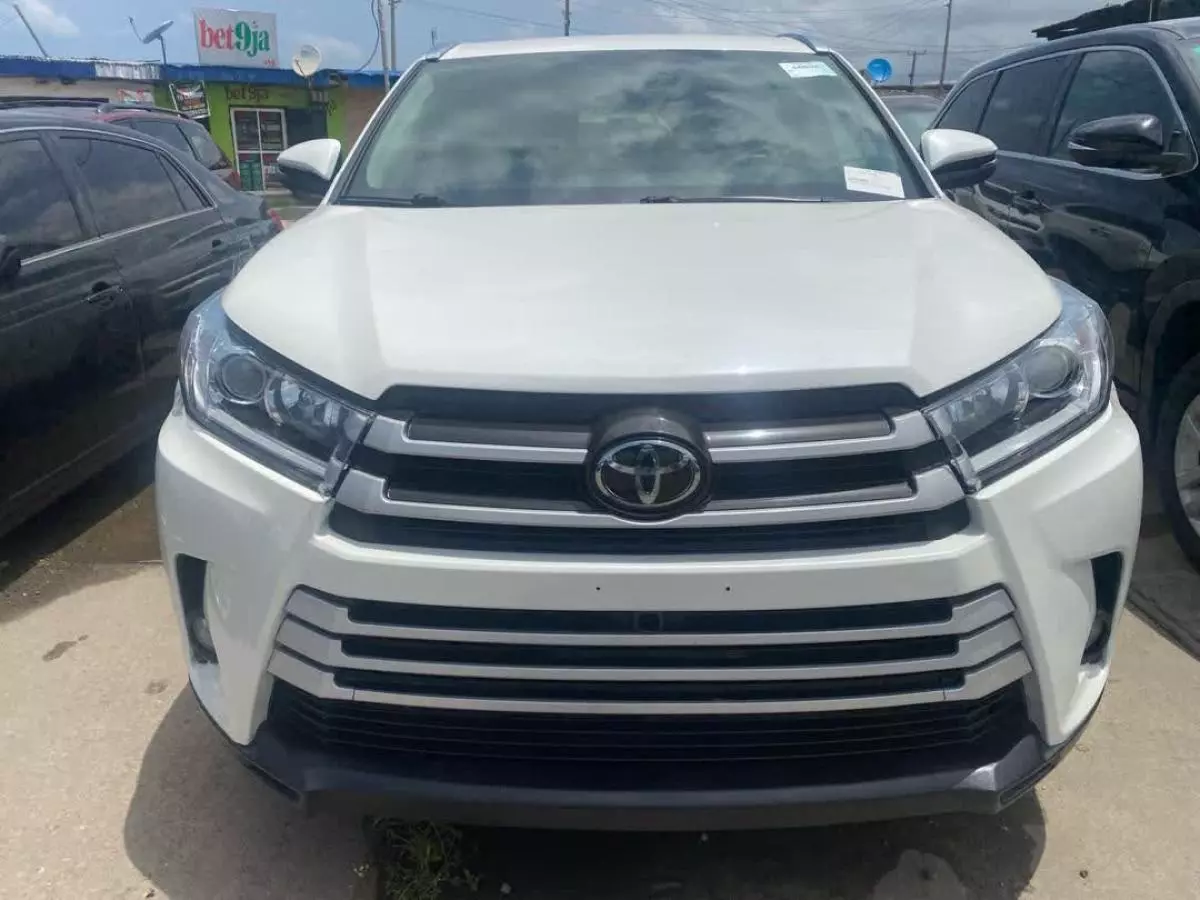 Toyota Highlander   - 2015