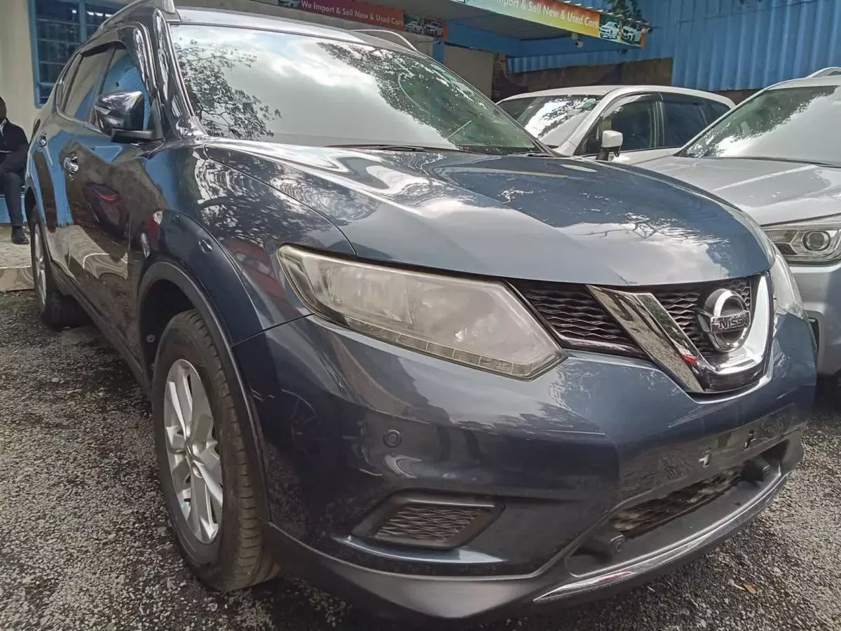 Nissan X-TRAIL   - 2016