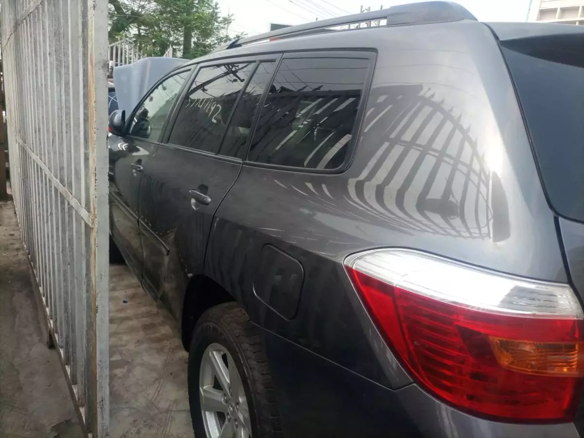 Toyota Highlander - 2010