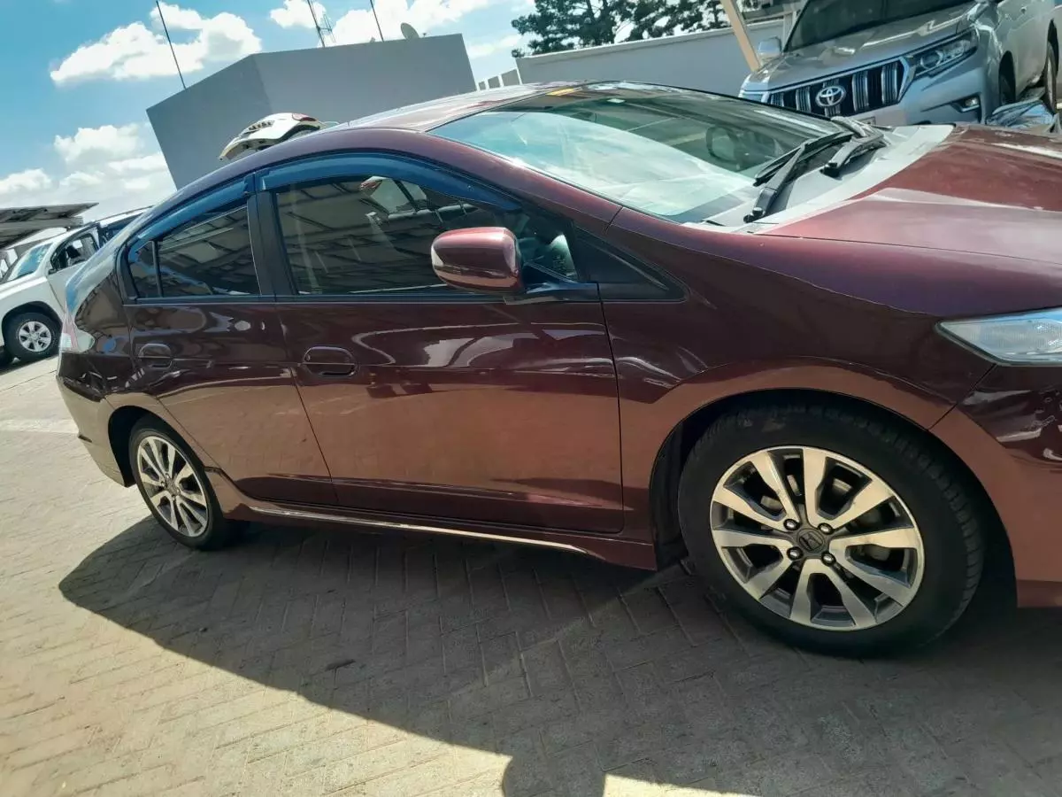 Honda Insight Hybrid    - 2013